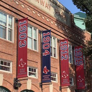 Meet your Posher, Brady